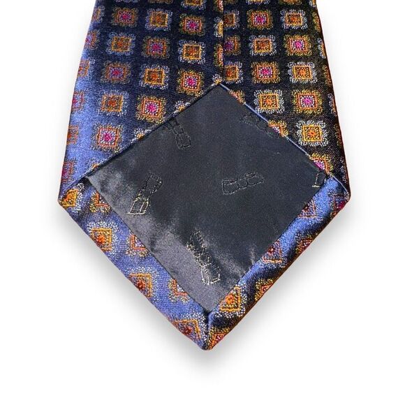 Carrot & Gibbs Navy Blue Flower Handmade 100% Silk Neck Tie - Picture 5 of 9